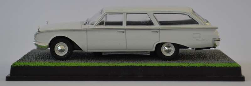 James Bond 007 Ford Ranch  Wagon - From Russia with Love Model Car Scale 1:43 as per photo