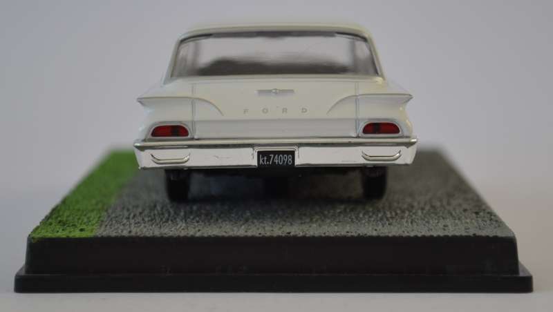 James Bond 007 Ford Ranch  Wagon - From Russia with Love Model Car Scale 1:43 as per photo