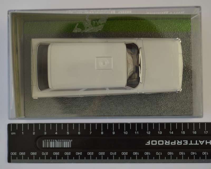 James Bond 007 Ford Ranch  Wagon - From Russia with Love Model Car Scale 1:43 as per photo