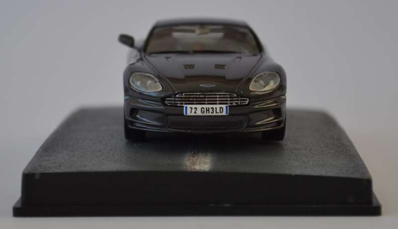 James Bond 007 Aston Martin DBS - Quantum of Solace Model Car Scale 1:43 as per photo