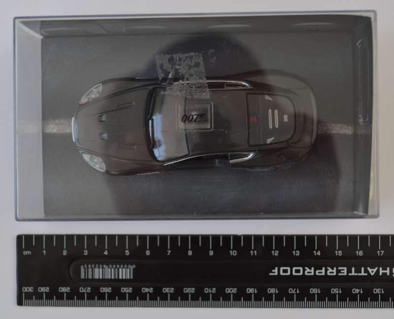 James Bond 007 Aston Martin DBS - Quantum of Solace Model Car Scale 1:43 as per photo