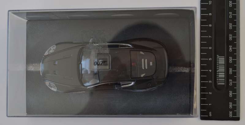 James Bond 007 Aston Martin DBS - Quantum of Solace Model Car Scale 1:43 as per photo