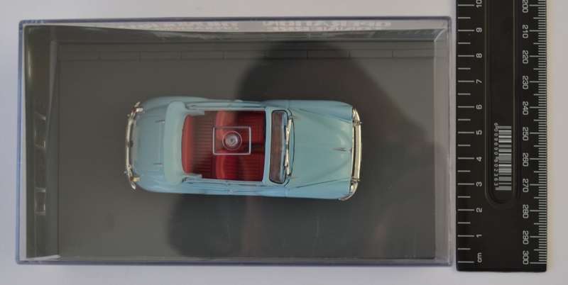 James Bond 007 Morris Minor - Thunderball Model Car Scale 1:43 as per photo