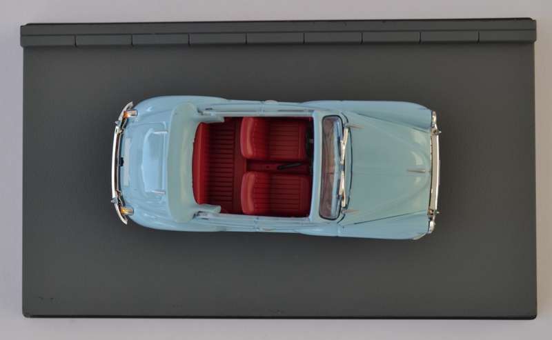 James Bond 007 Morris Minor - Thunderball Model Car Scale 1:43 as per photo
