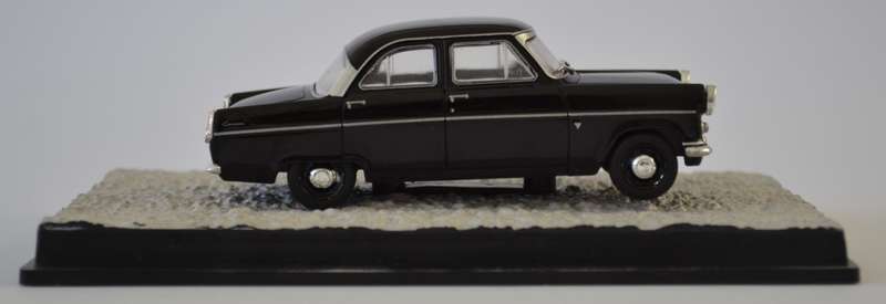 James Bond 007 Ford Consul - Dr No Model Car Scale 1:43 as per photo