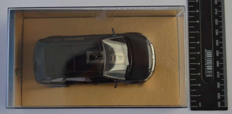 James Bond 007 Ford Edge - Quantum of Solace Model Car Scale 1:43 as per photo