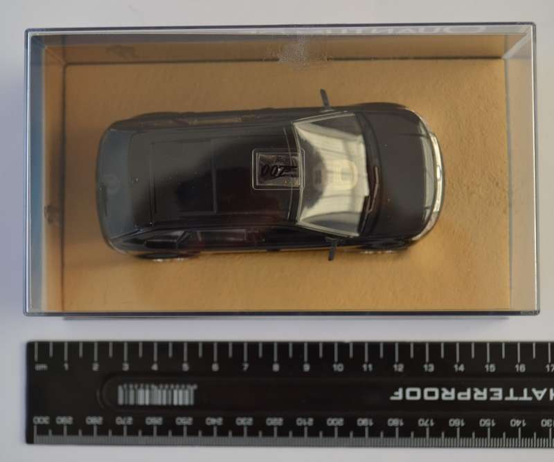 James Bond 007 Ford Edge - Quantum of Solace Model Car Scale 1:43 as per photo