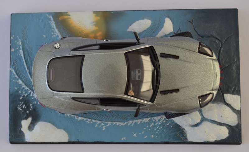 James Bond 007 Aston Martin DBS - Quantum of Solace Model Car Scale 1:43 as per photo