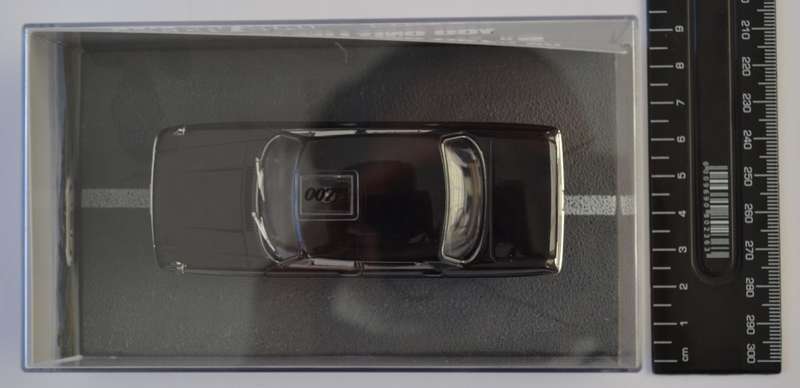 James Bond 007 Toyota Crown - You Only Live Twice Model Car Scale 1:43 as per photo