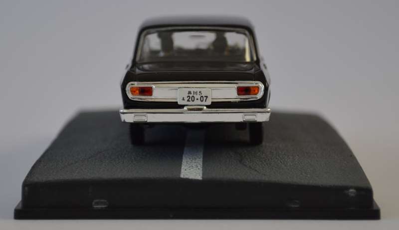 James Bond 007 Toyota Crown - You Only Live Twice Model Car Scale 1:43 as per photo