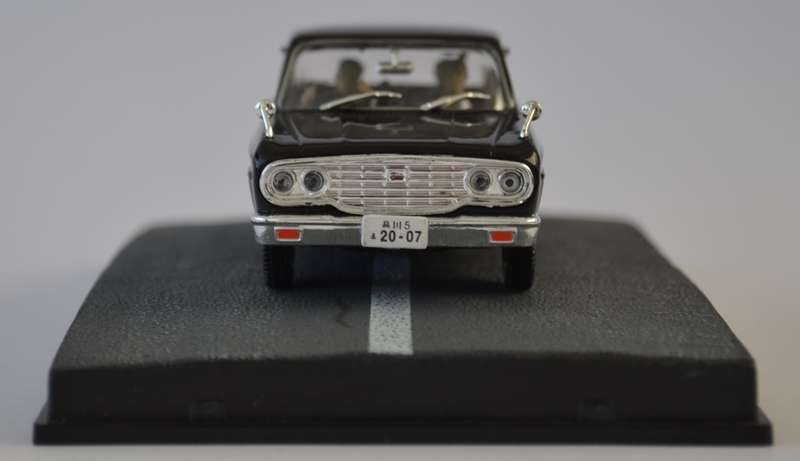 James Bond 007 Toyota Crown - You Only Live Twice Model Car Scale 1:43 as per photo