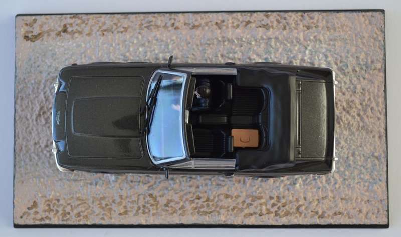 James Bond 007 Aston Martin V8 Vantage - The Living Daylights Model Car Scale 1:43 as per photo