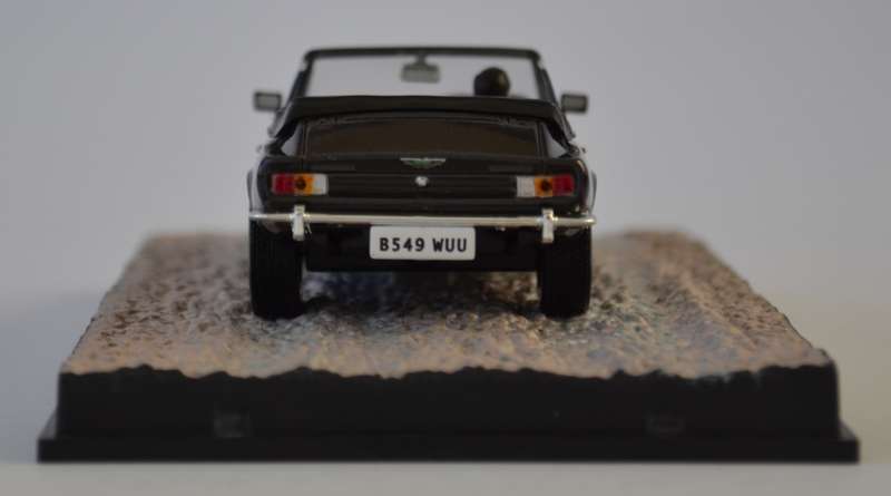 James Bond 007 Aston Martin V8 Vantage - The Living Daylights Model Car Scale 1:43 as per photo