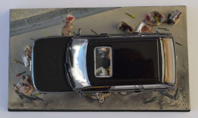 James Bond 007 Range Rover- Tomorrow Never Dies Model Car Scale 1:43 as per photo