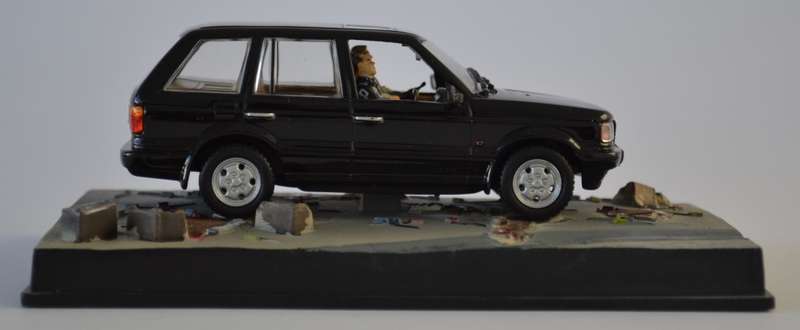 James Bond 007 Range Rover- Tomorrow Never Dies Model Car Scale 1:43 as per photo