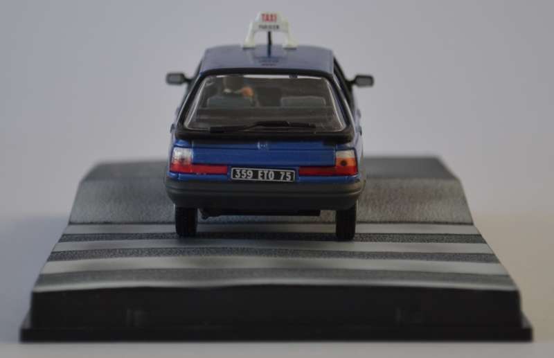 James Bond 007 Renault 11 - A View to a Kill Model Car Scale 1:43 as per photo