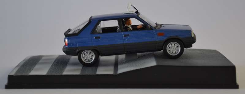 James Bond 007 Renault 11 - A View to a Kill Model Car Scale 1:43 as per photo