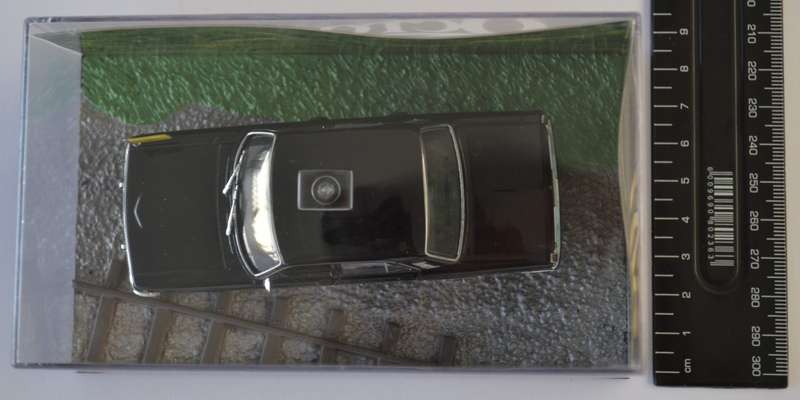 James Bond 007 Volga M-24 - Octopussy Model Car Scale 1:43 as per photo