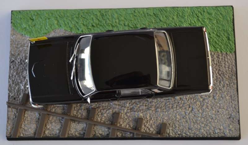 James Bond 007 Volga M-24 - Octopussy Model Car Scale 1:43 as per photo