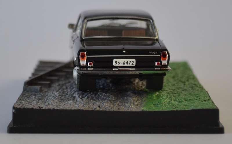 James Bond 007 Volga M-24 - Octopussy Model Car Scale 1:43 as per photo