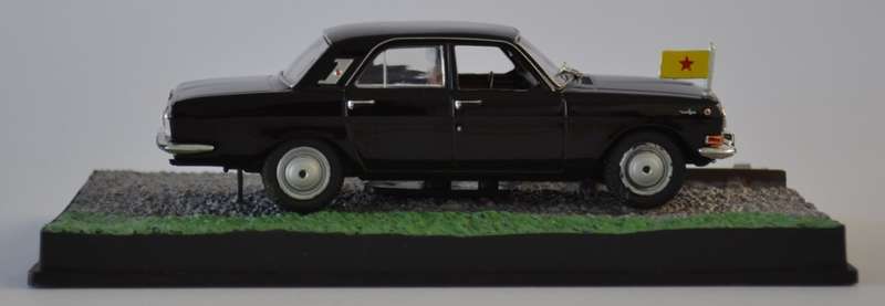 James Bond 007 Volga M-24 - Octopussy Model Car Scale 1:43 as per photo