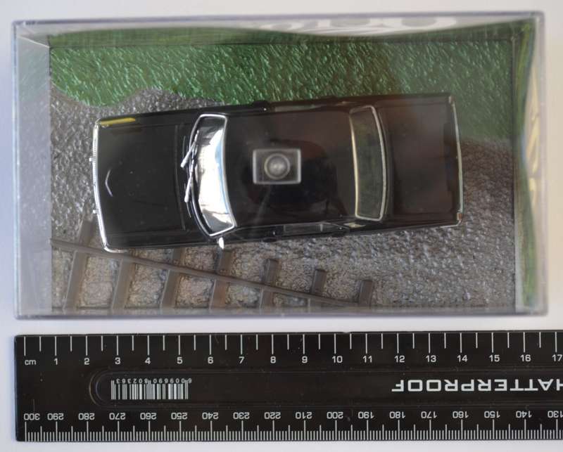 James Bond 007 Volga M-24 - Octopussy Model Car Scale 1:43 as per photo