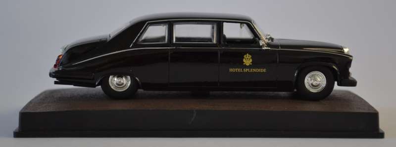 James Bond 007 Daimler Limousine - Casino Royale Model Car Scale 1:43 as per photo