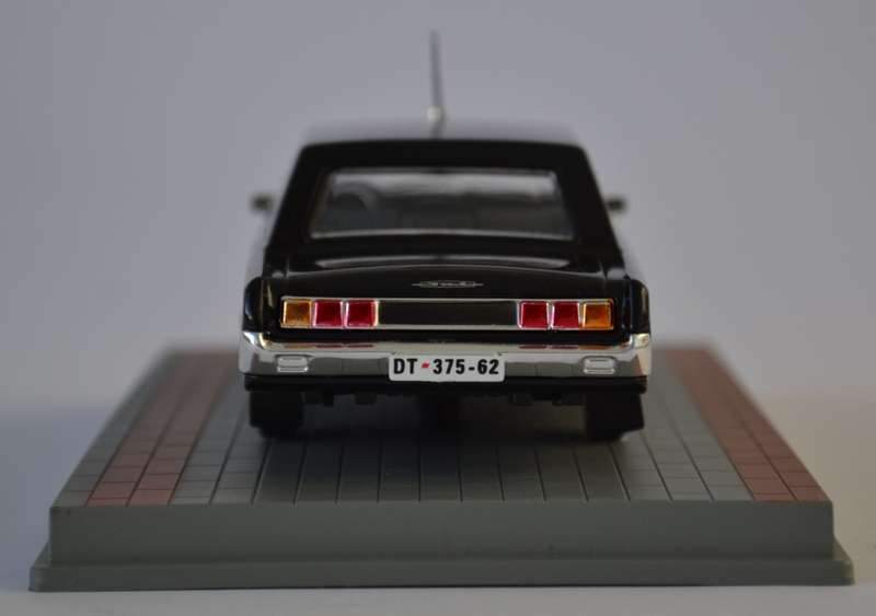 James Bond 007 ZIL117 - Casino Royale Model Car Scale 1:43 as per photo