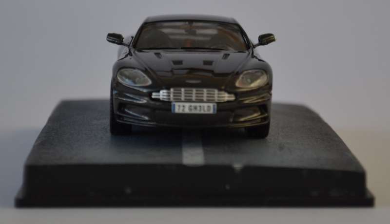 James Bond 007 Aston Martin DBS - Quantum of Solace Model Car Scale 1:43 as per photo
