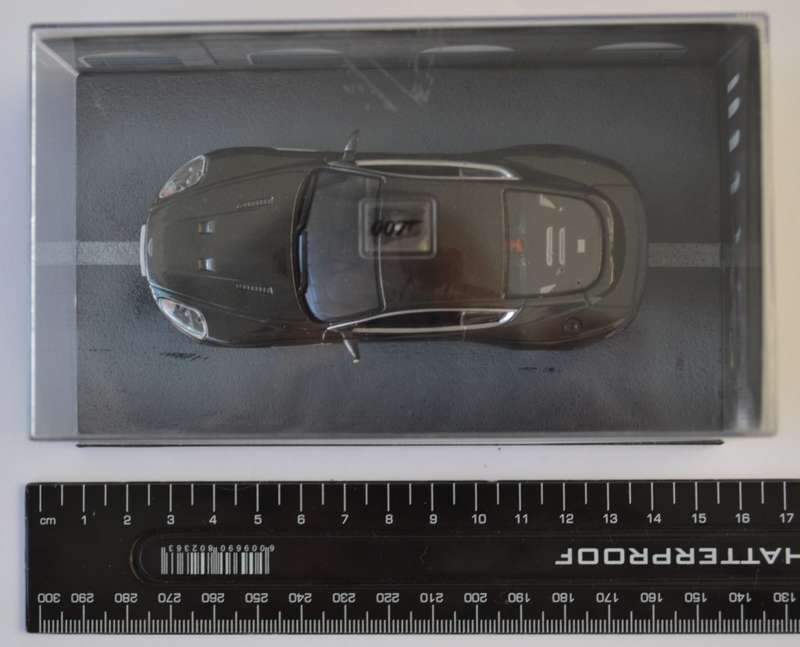 James Bond 007 Aston Martin DBS - Quantum of Solace Model Car Scale 1:43 as per photo