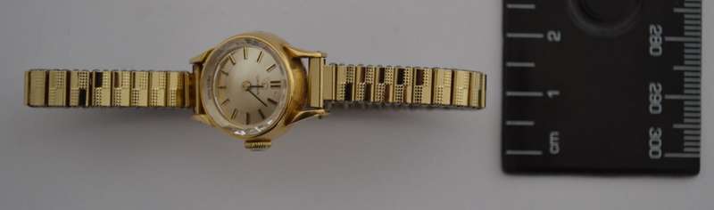 18k Omega Vintage Ladies Watch, Working as per photo