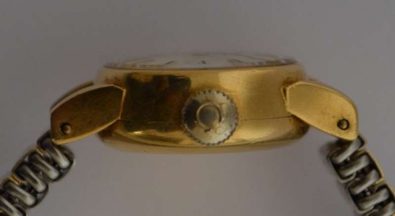 18k Omega Vintage Ladies Watch, Working as per photo