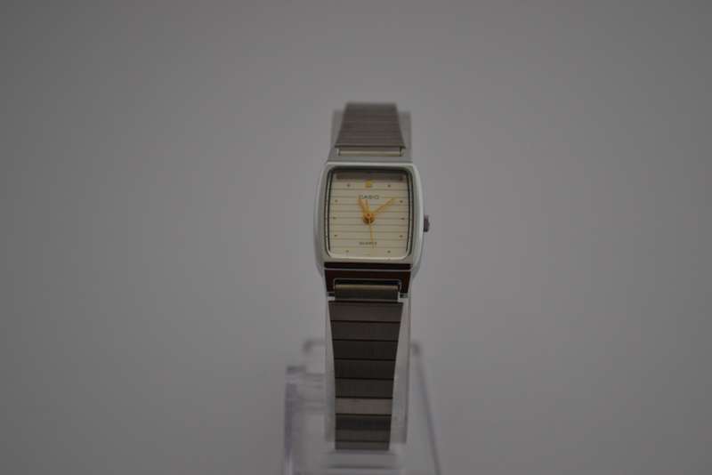 Casio Quartz Ladies Watch, Brand new, Working as per photo