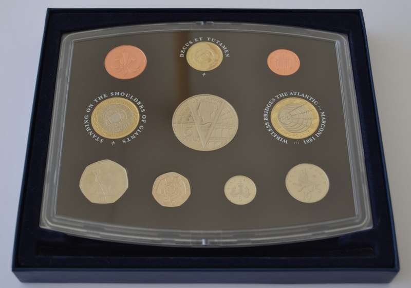 2001 United Kingdom Proof Set as per photo