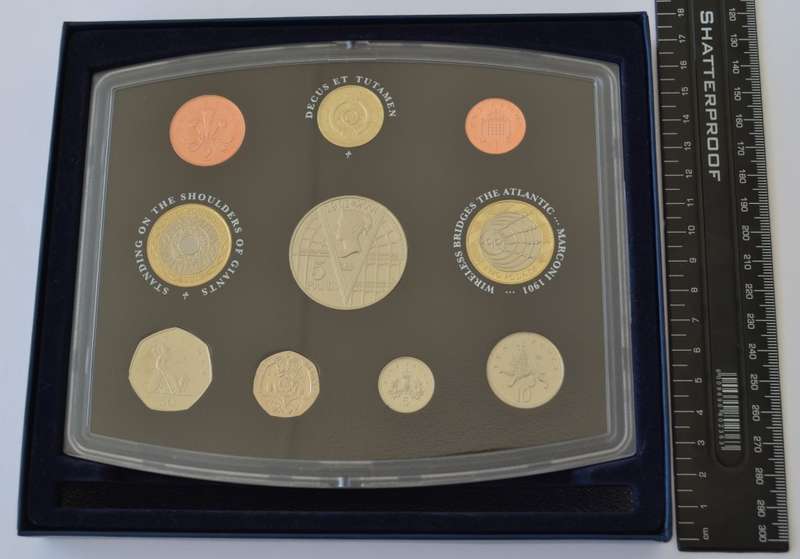 2001 United Kingdom Proof Set as per photo
