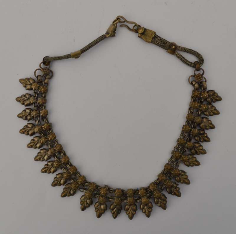 Vintage Indian Costume Jewelry Necklace length 40cm as per photo