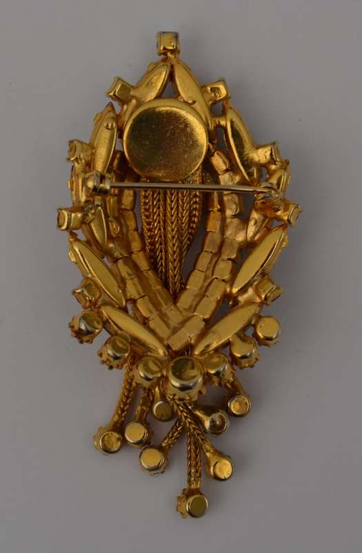 Vintage Costume Jewelry Brooch as per photo