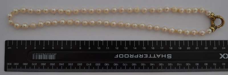 9k Gold Vintage String of Pearls 50cm weight 27g as per photo