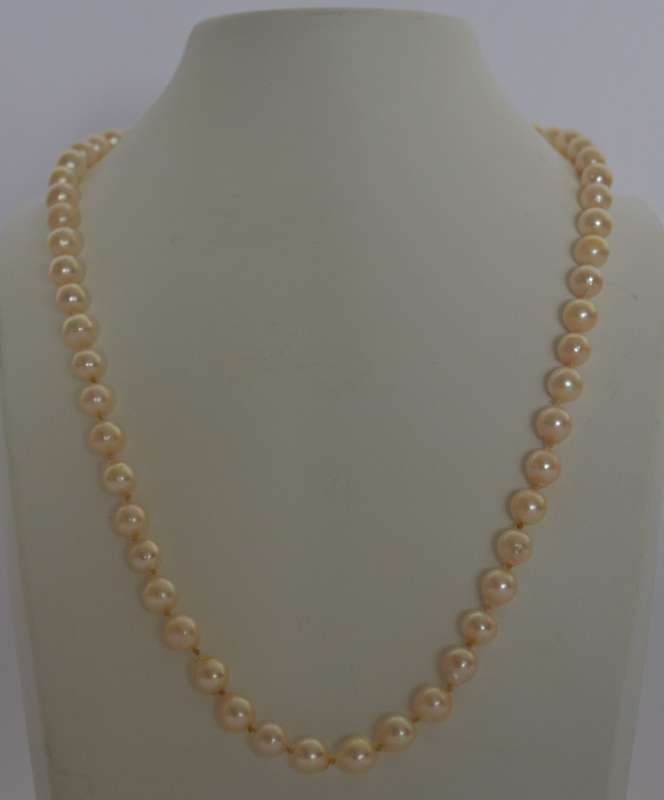 9k Gold Vintage String of Pearls 50cm weight 27g as per photo