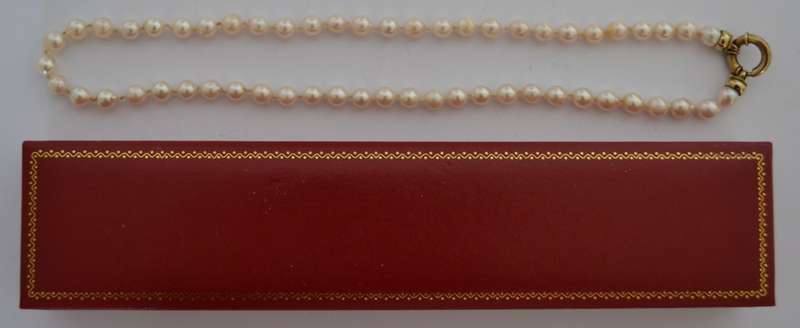 9k Gold Vintage String of Pearls 50cm weight 27g as per photo