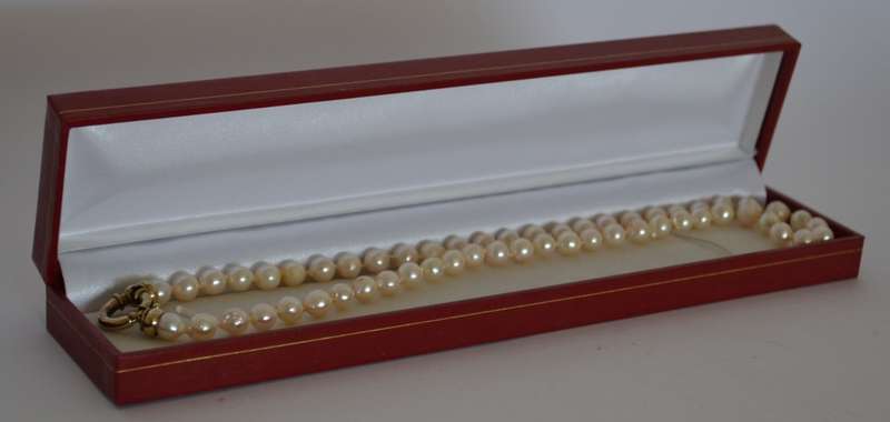 9k Gold Vintage String of Pearls 50cm weight 27g as per photo