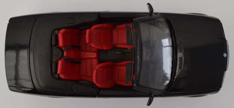 BMW 325i convertible model car scale 1:18