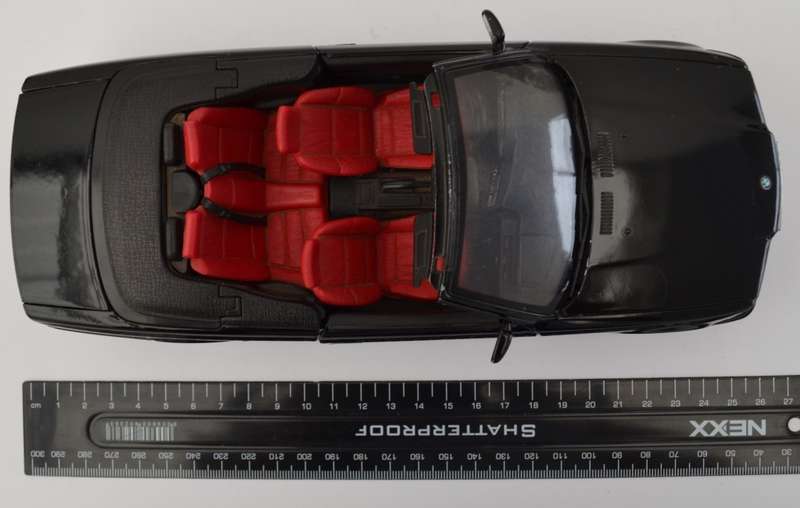 BMW 325i convertible model car scale 1:18