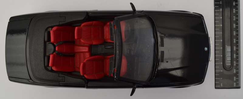 BMW 325i convertible model car scale 1:18