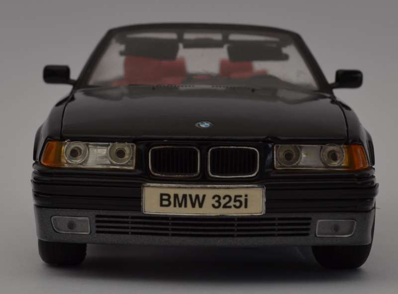BMW 325i convertible model car scale 1:18