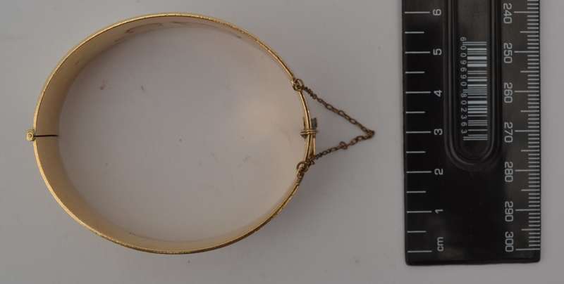 Vintage 9k Metal Core Bangle as per photo