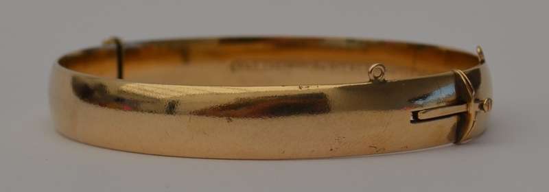 Vintage 9k Metal Core Bangle as per photo
