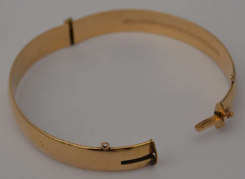 Vintage 9k Metal Core Bangle as per photo
