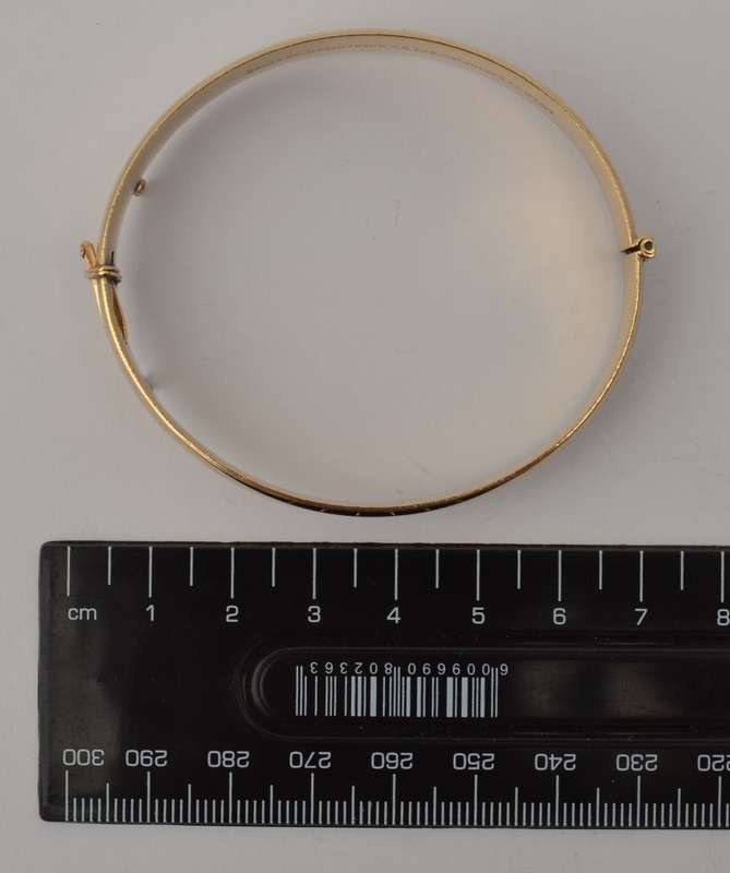 Vintage 9k Metal Core Bangle as per photo