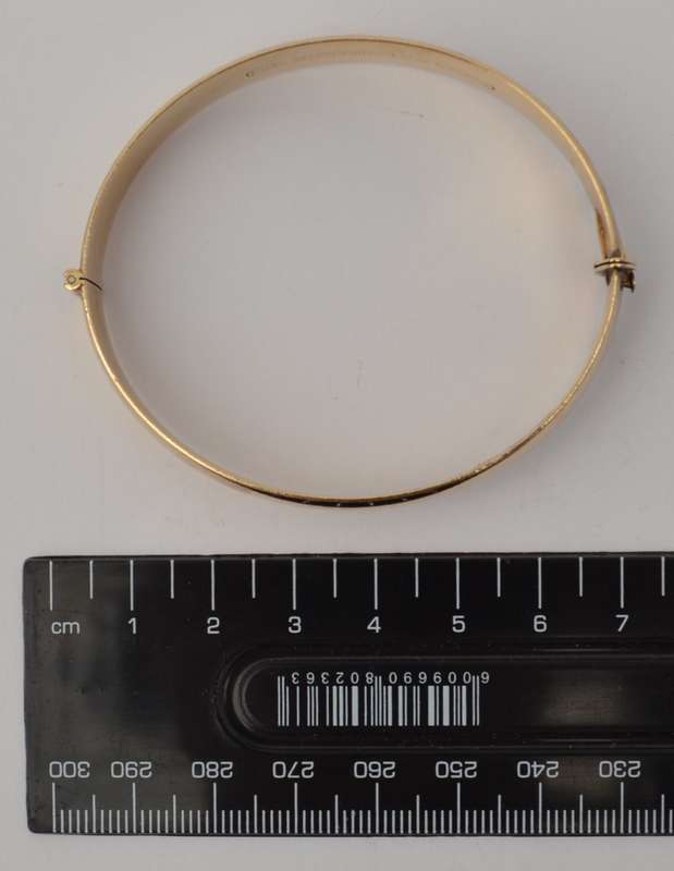 Vintage 9k Metal Core Bangle as per photo